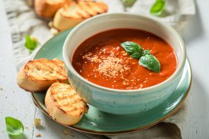 Die beliebtesten Suppen mit Stabmixer – wärmend im Winter, leicht im Sommer